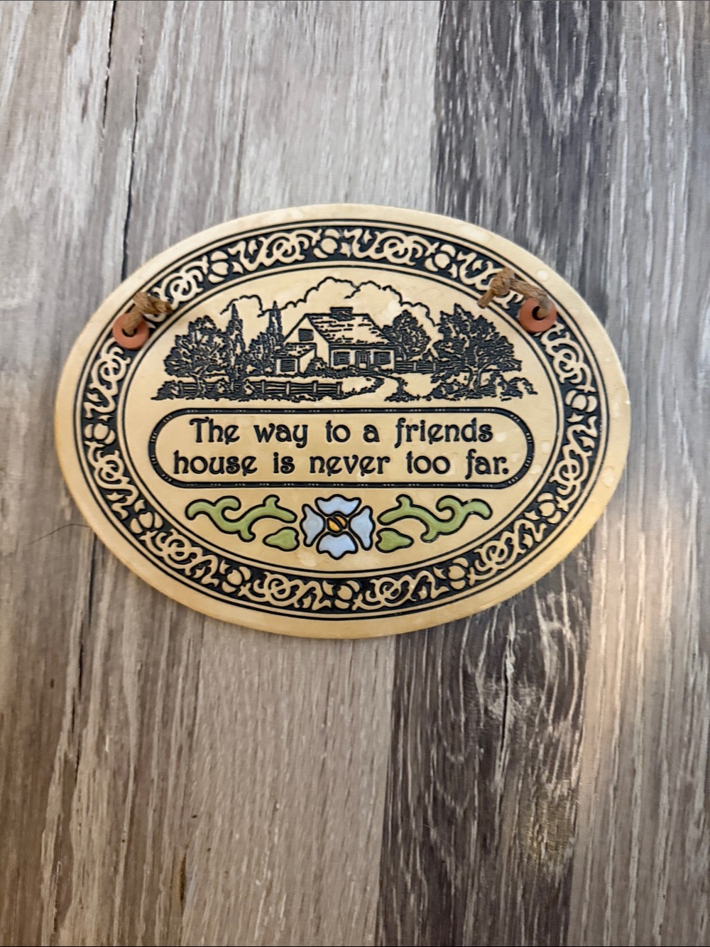 vintage  🏡 Charming Decorative Wall Plaque